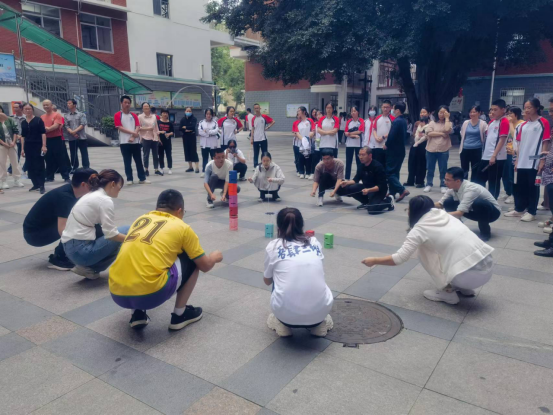 我校举行教职工趣味运动会574.png