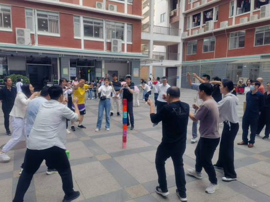 我校举行教职工趣味运动会575.png